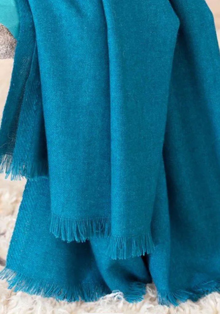 Châle  femme en cachemire et soie couleur bleu lagon création française