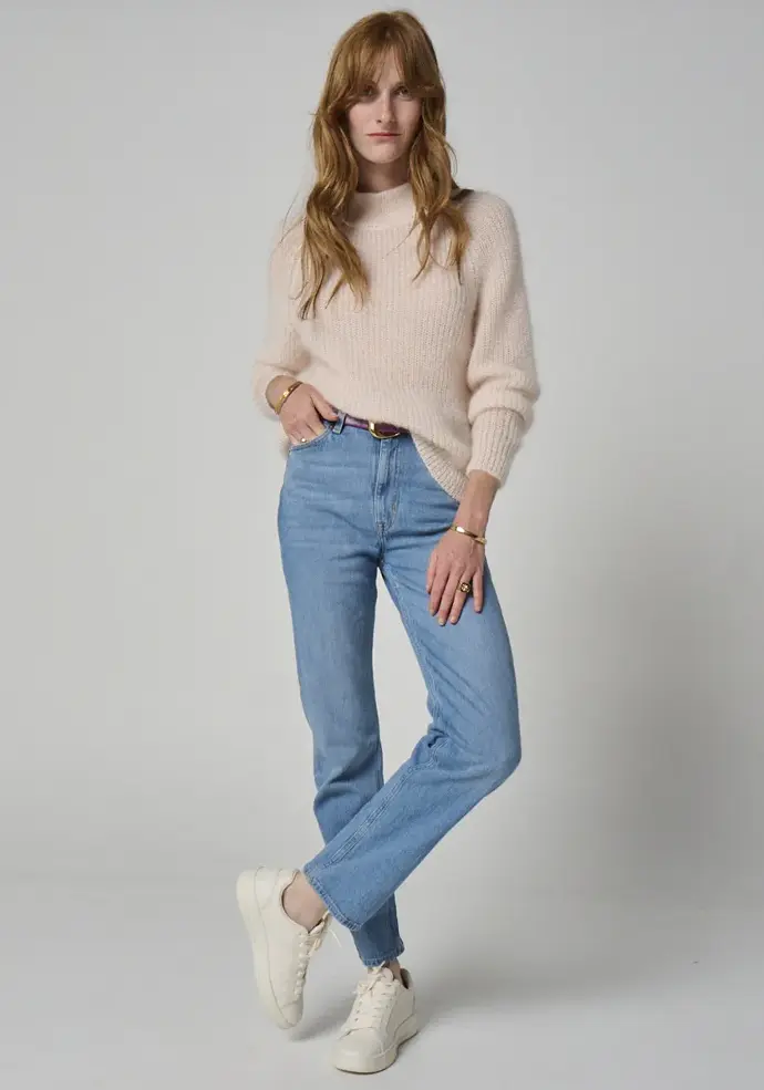 Pull femme col montant en mohair crème rose