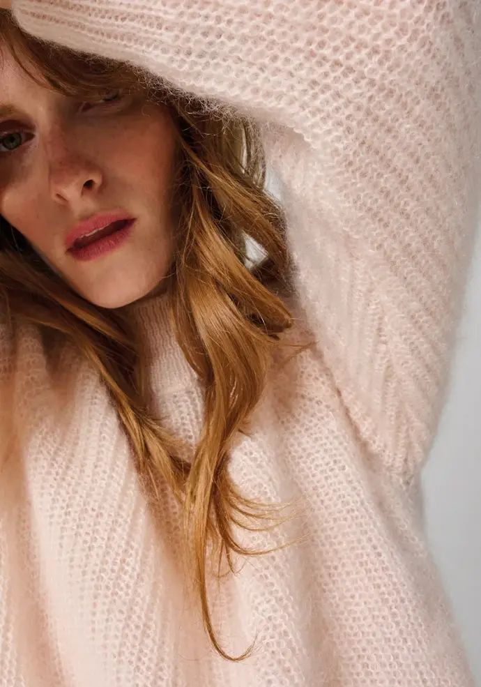 Pull femme col montant rose manches raglans