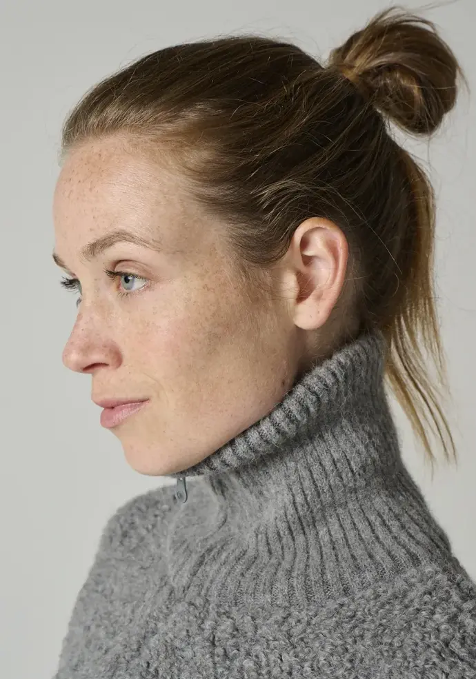 Pull femme col montant zippé