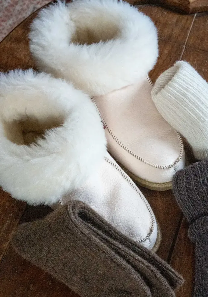 Chaussons chauds femme en cuir avec semelle antidérapante