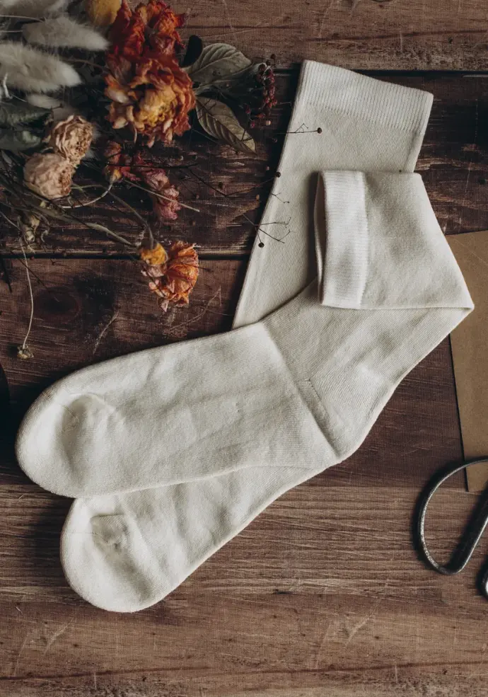Chaussettes en coton fine fleur mixtes couleur écru