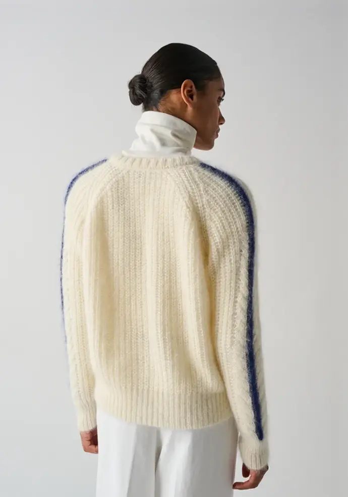 Pull femme col V en laine mohair des Pyrénées et soie