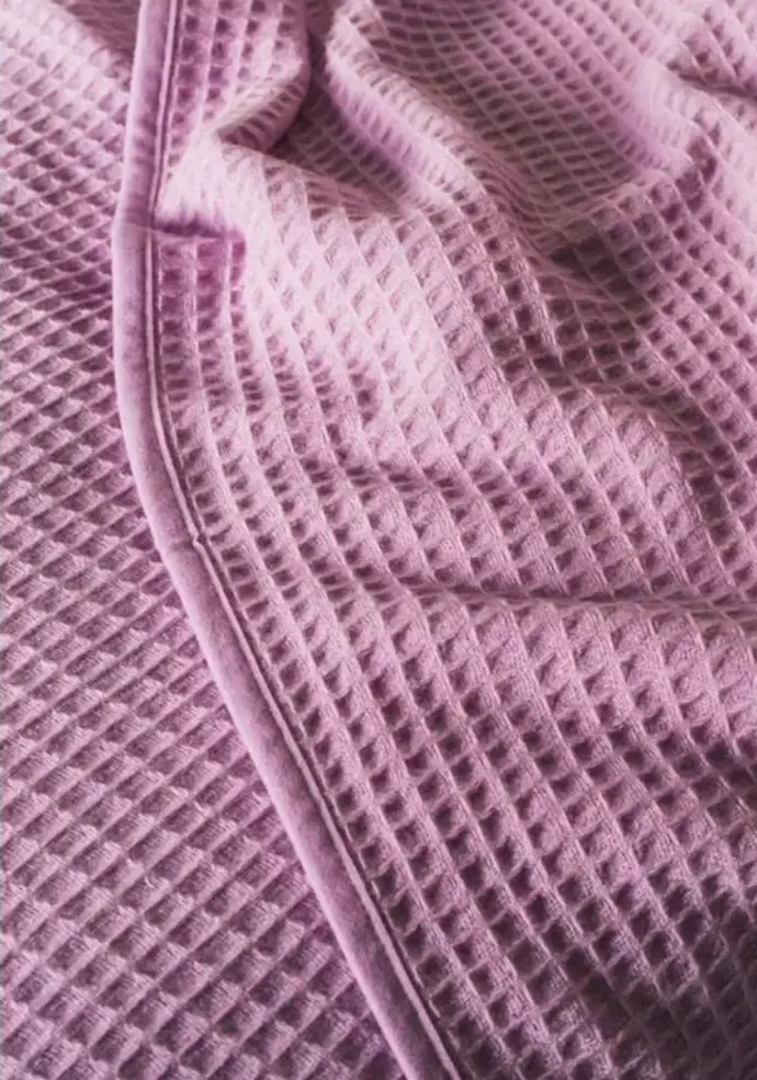 Couverture estivale nid d'abeille en mérinos fabrication française couleur glycine