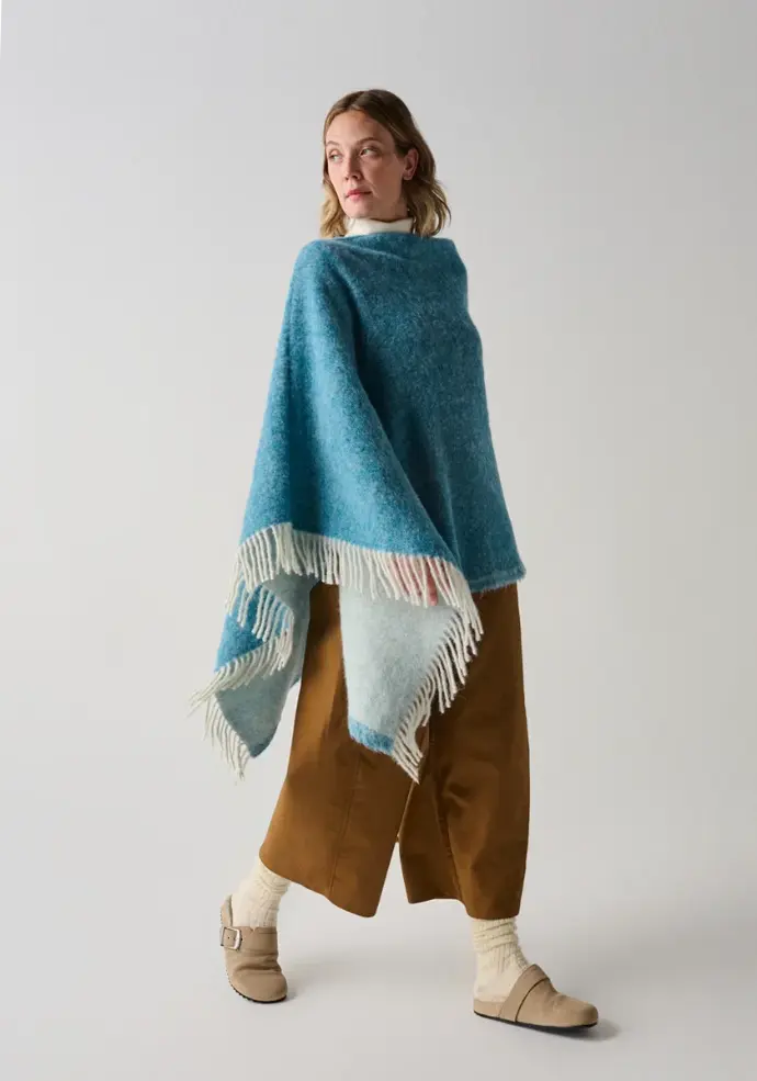 Poncho chaud en 100% baby lama fabrication française