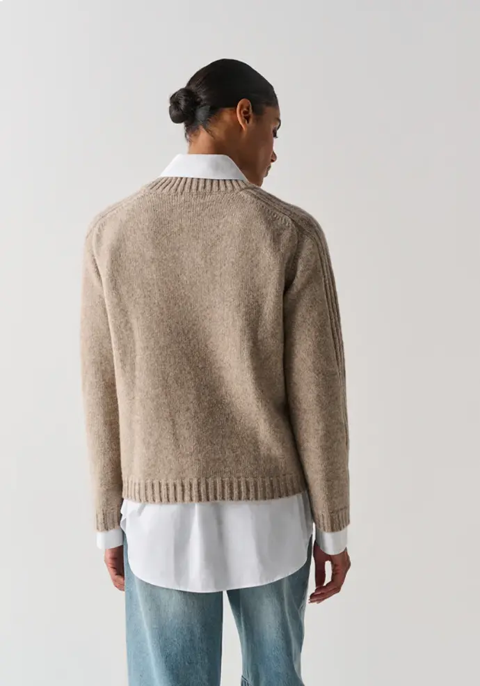 Pull col V laine et duvet de yack couleur beige