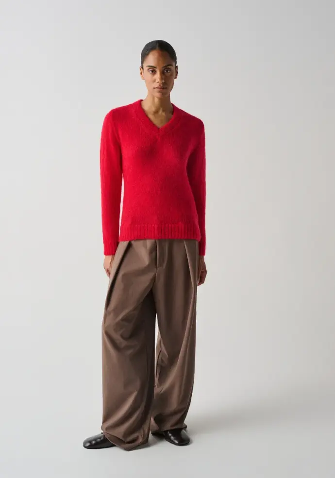 Pull femme col V en mohair de chevreau tricoté au Portugal