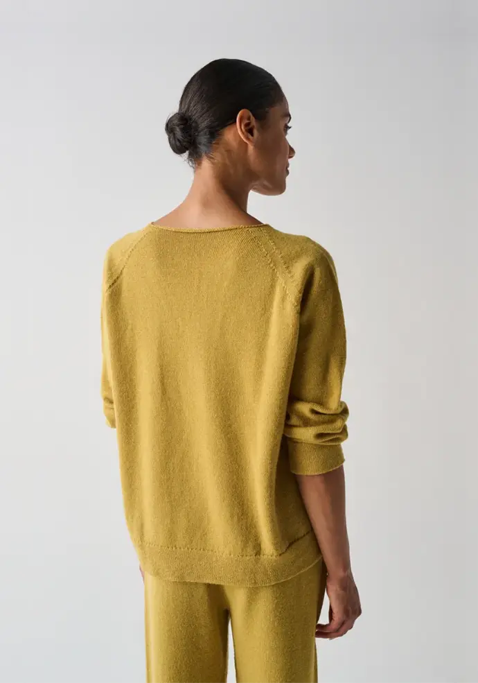 Pull femme en laine mérinos et alpaga couleur vert olive