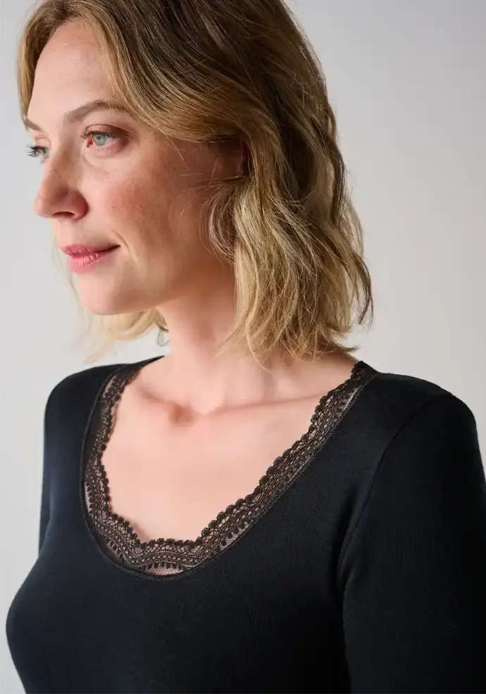 Chemise chaude femme en laine et soie finition dentelle de Calais