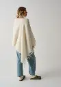 Poncho chaud en poil de lama femme couleur écru