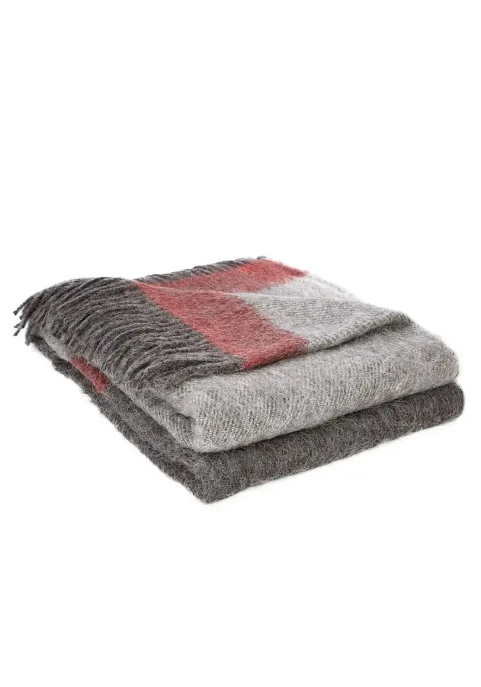 Plaid chaud 100% alpaga fabrication française couleur gris et rouge