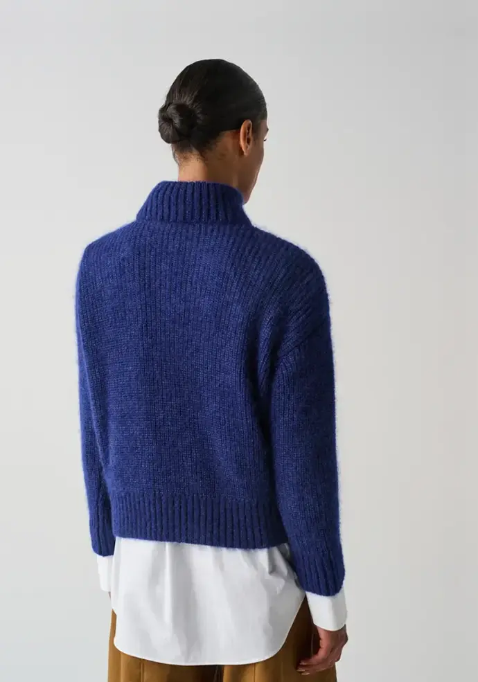 Pull femme col montant en mohair et soie couleur bleu