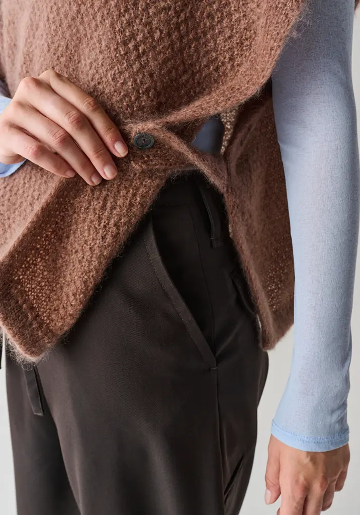 Poncho femme en mohair de chevreau fermeture pattes de boutonnage