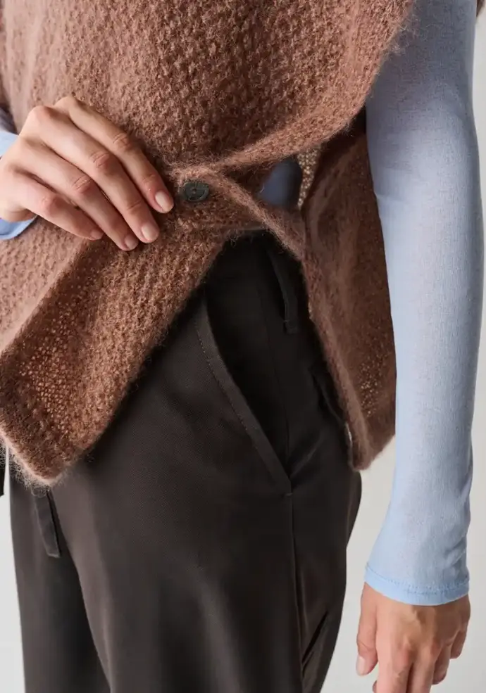 Poncho femme en mohair de chevreau fermeture pattes de boutonnage