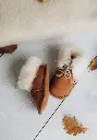 Chaussons bébé teinture végétale couleur marron