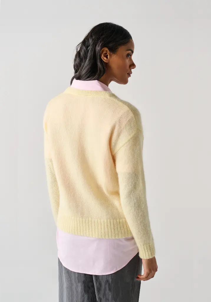 Cardigan femme en mohair et soie couleur jaune