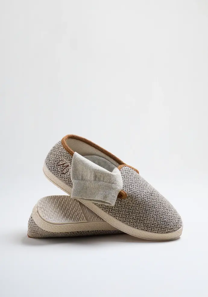 Lot chaussons made in France et chaussettes en lin