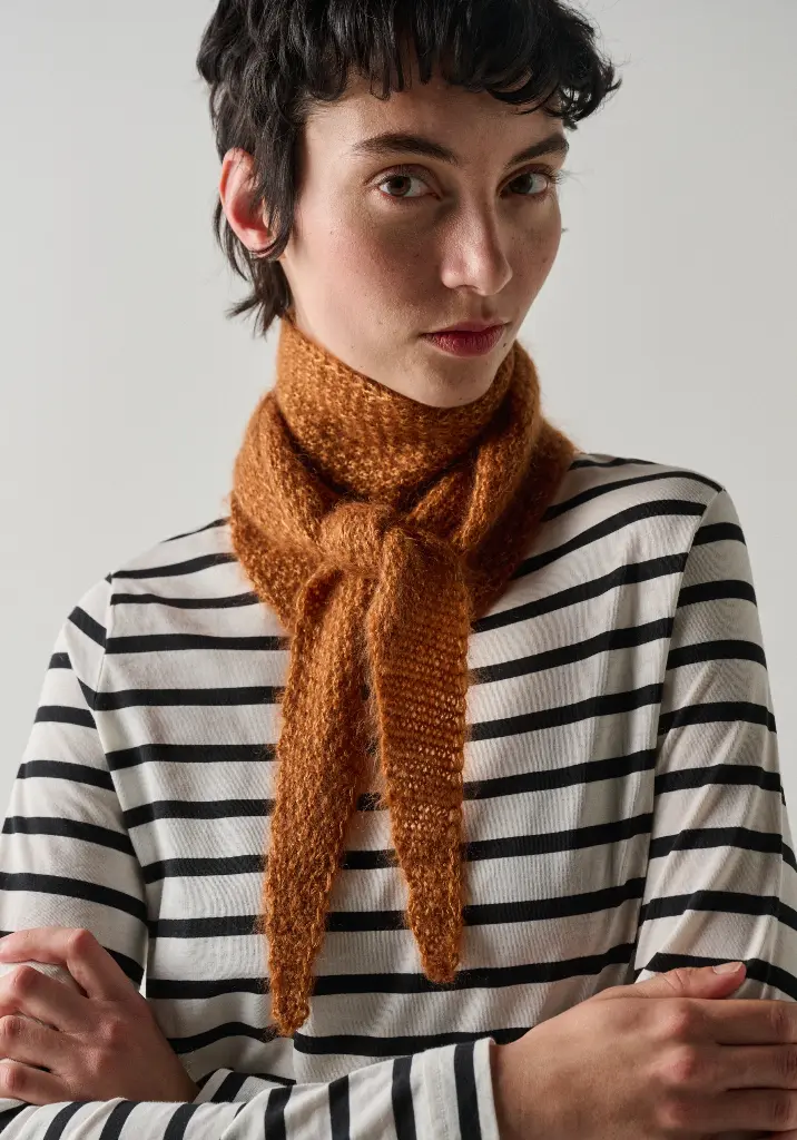Triangle femme en laine mohair et soie couleur caramel