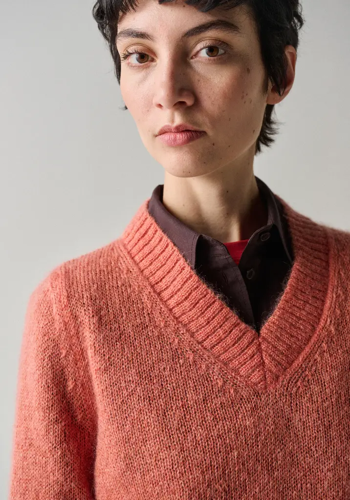 Pull femme col V en laine mohair des Pyrénées