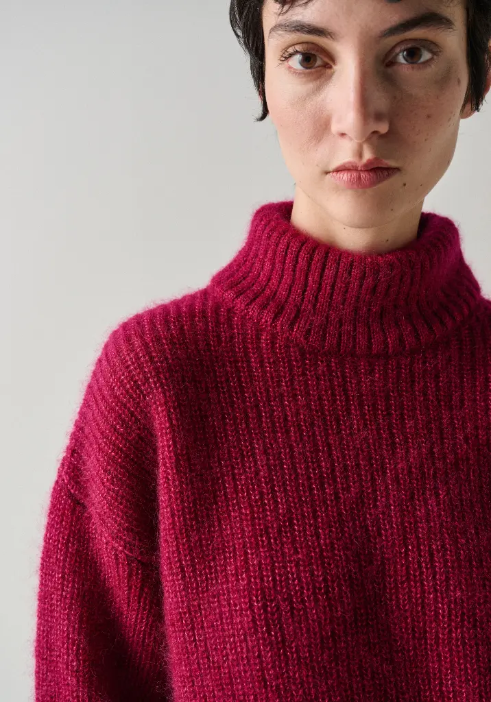 Pull femme col montant en mohair et soie maille côtelée