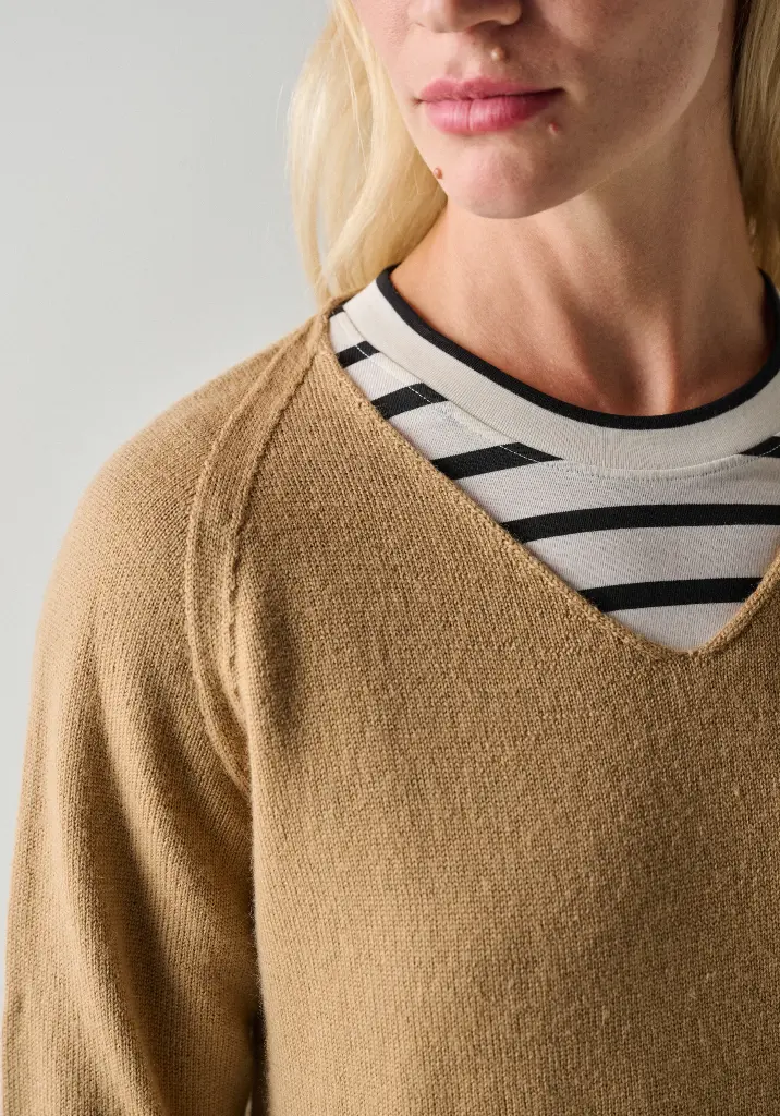 Pull femme col V en mérinos et alpaga maille fine et chaude
