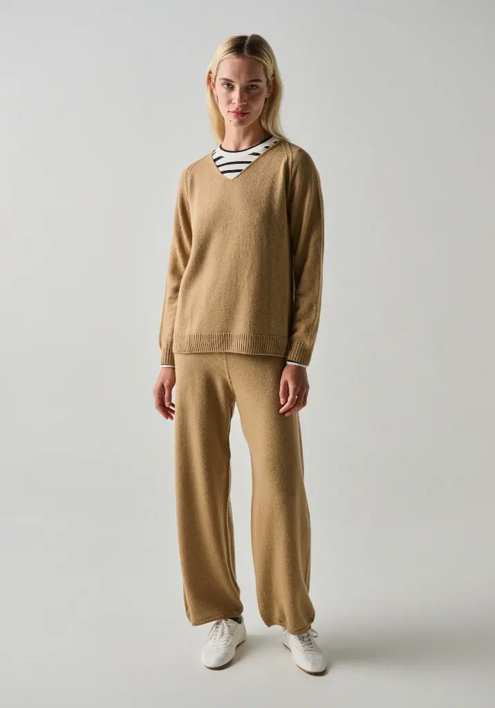 Pull femme col V en mérinos et alpaga manches longues
