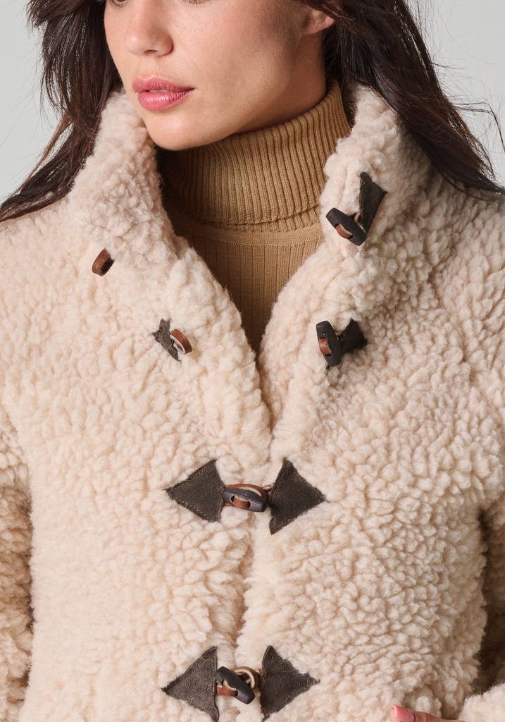 Veste femme en laine style duffle coat avec boutons brandebourg