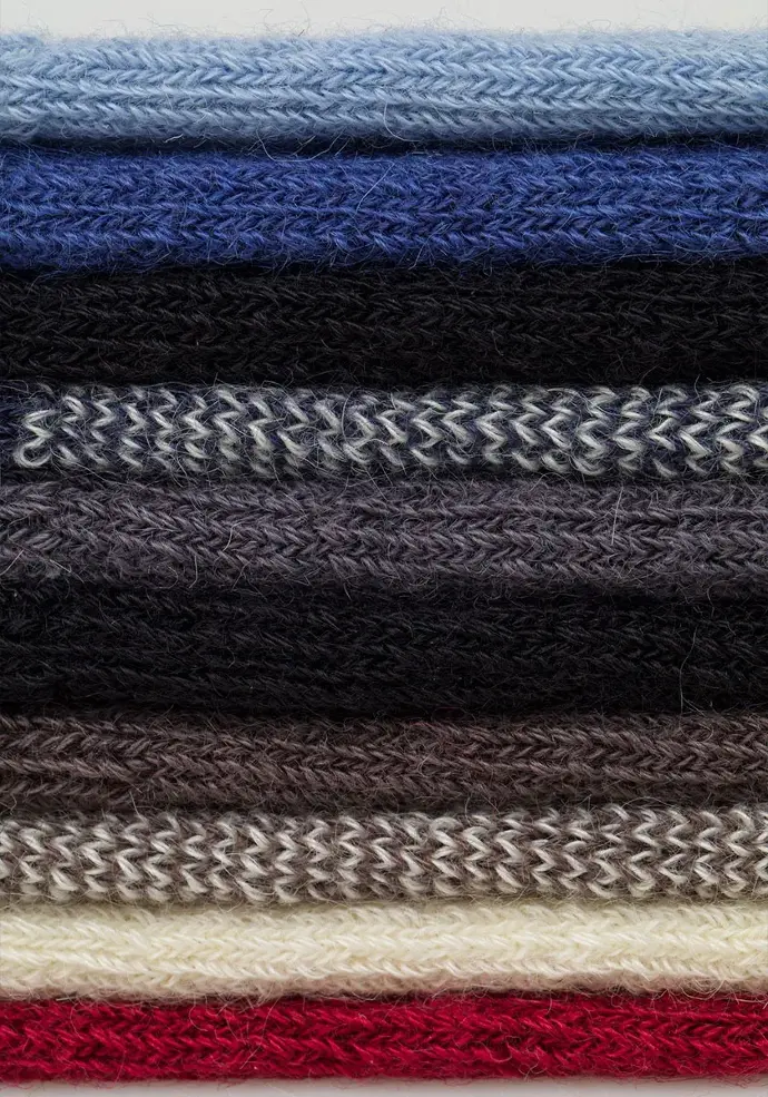 Lot charentaises homme et chaussettes mohair des Pyrénées grand confort