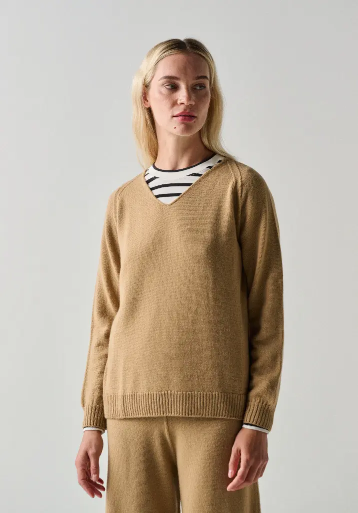 Pull femme col V en mérinos et alpaga