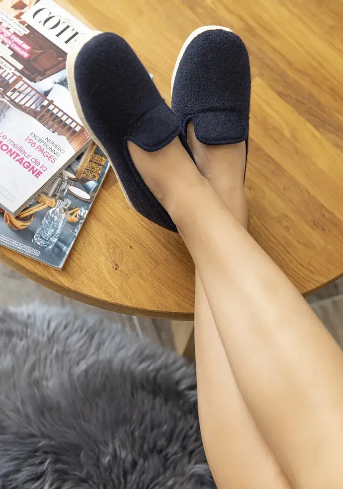 Chaussons unis semelle feutre pour femme et homme