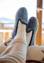 Lot chaussons homme et chaussettes mohair